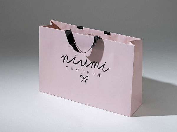 Túi giấy có quai ruy băng thích hợp cho sản phẩm thời trang