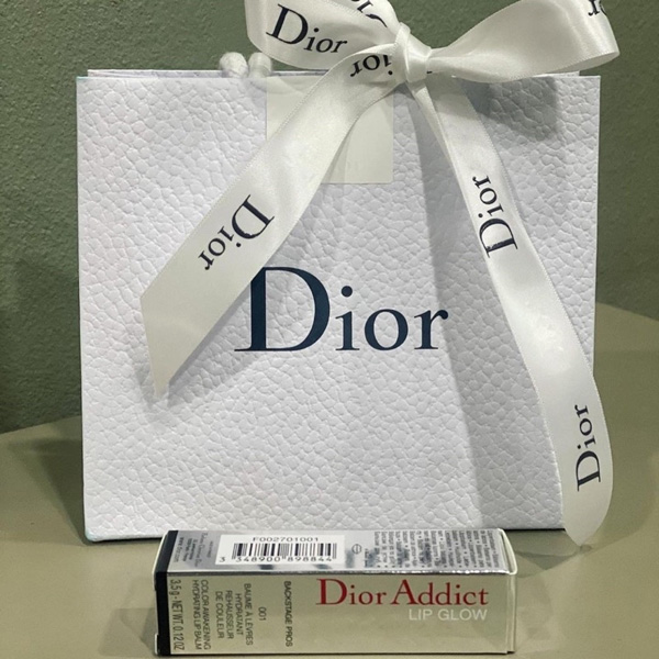 Túi giấy Dior buộc nơ thiết kế siêu dễ thương